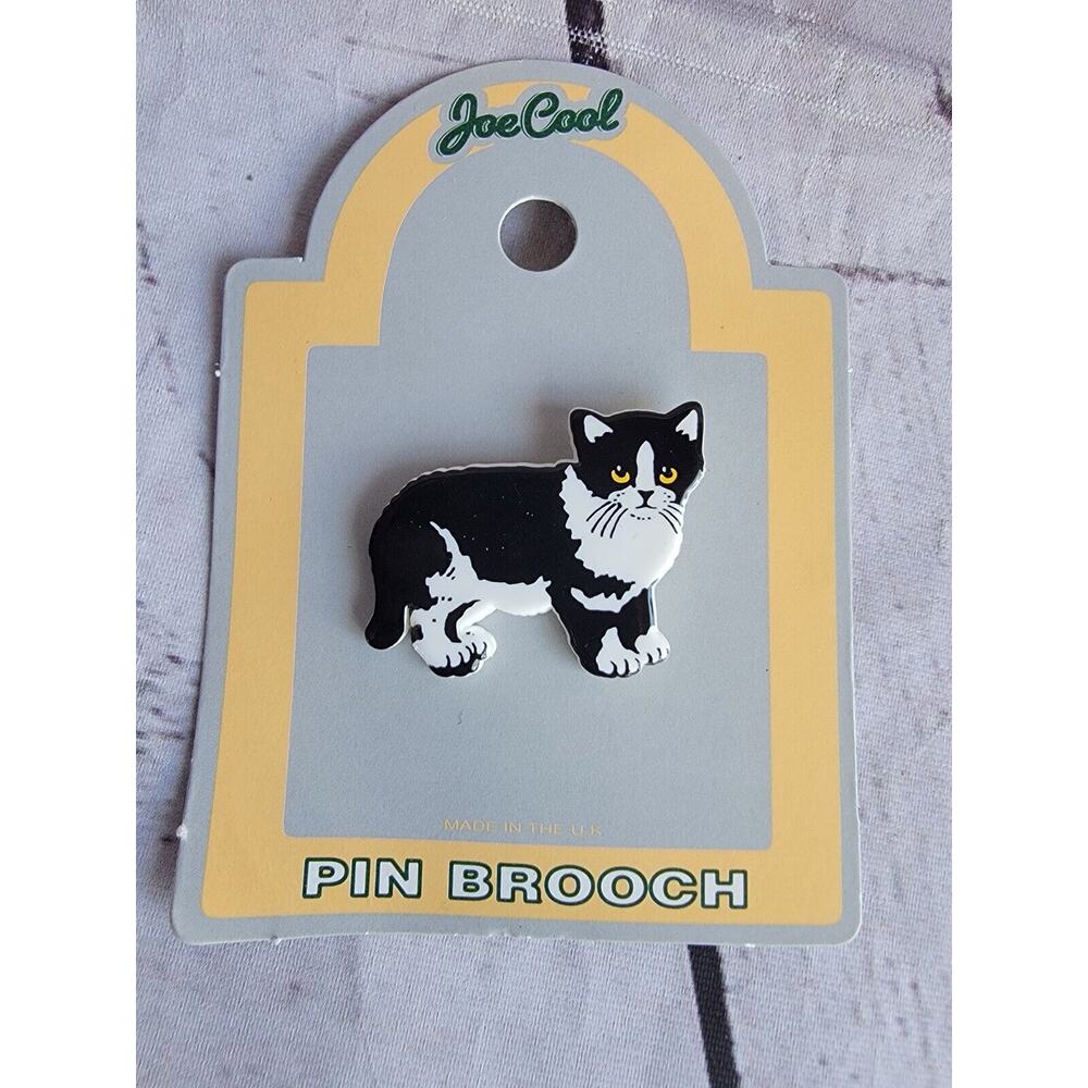 Joe Cool black white kitten Yellow Eyes pin brooch made in UK New Old Stock